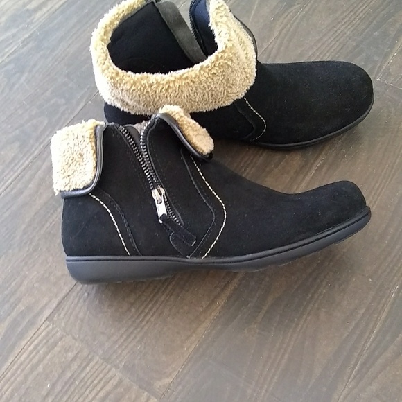 Coldwater Creek Shoes - Black Suede Leather Winter Ancle Boots Size 7 1/2